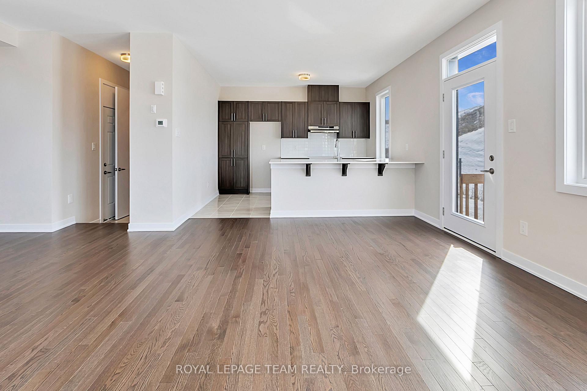 Photo 14 of 668 Expansion Road, Ottawa, Barrhaven - Half Moon Bay — HOMEH