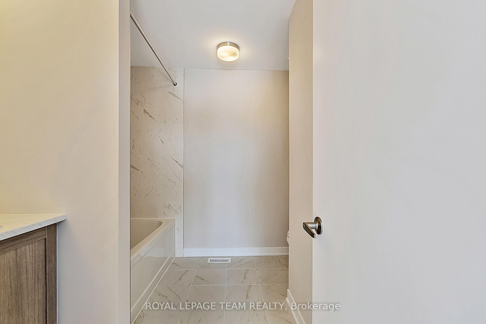 Photo 22 of 668 Expansion Road, Ottawa, Barrhaven - Half Moon Bay — HOMEH