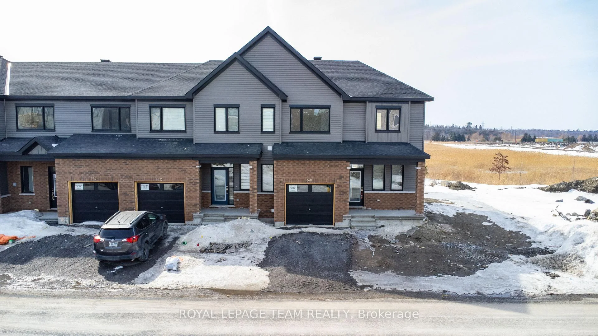 Photo 2 of 668 Expansion Road, Ottawa, Barrhaven - Half Moon Bay — HOMEH