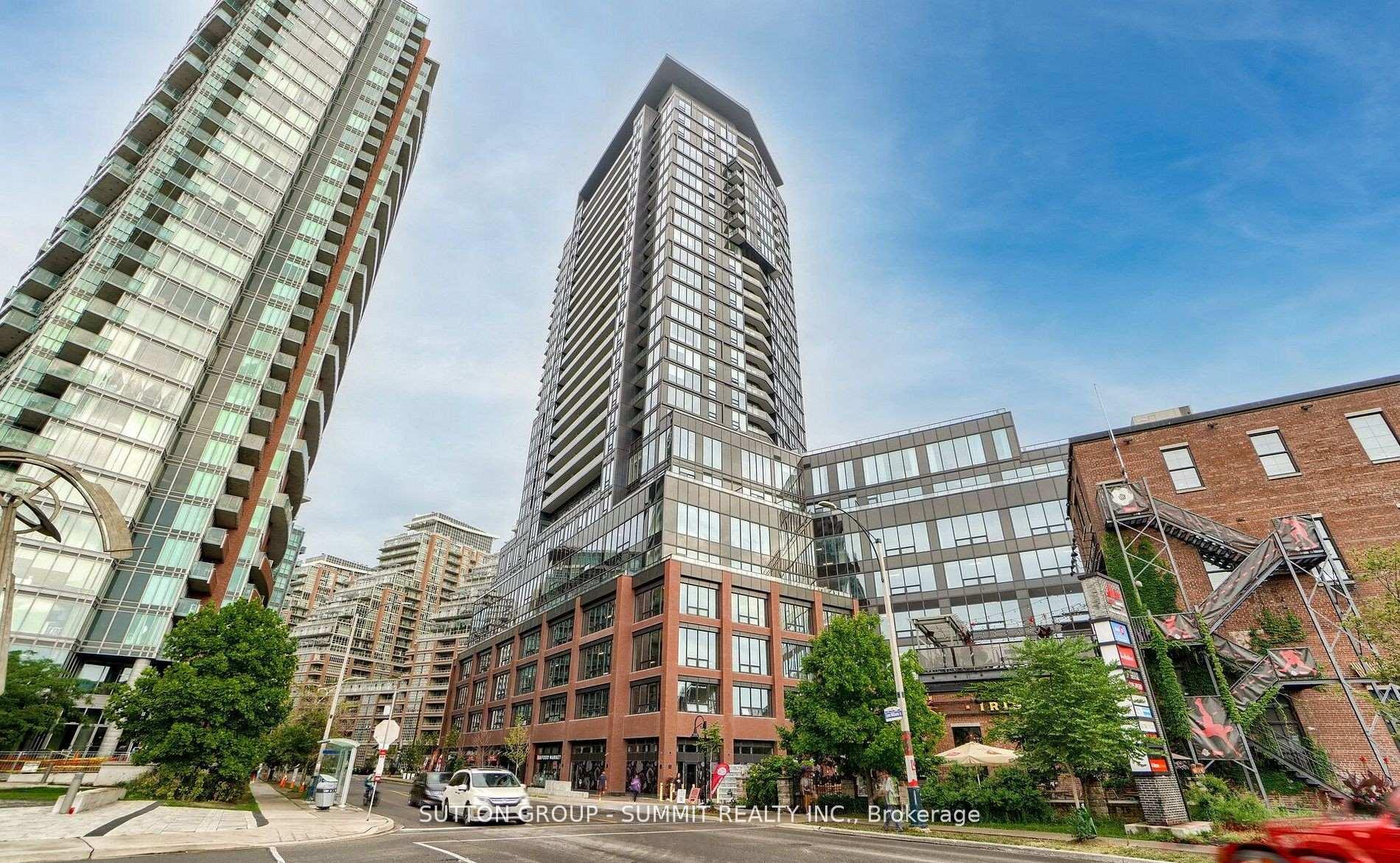 Front of Unit 1507, 135 East Liberty Street N