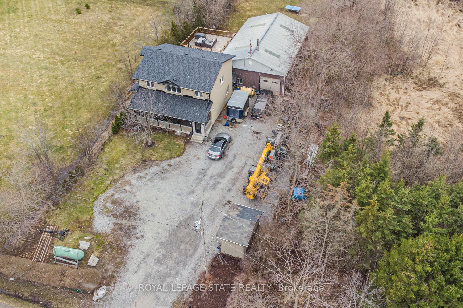 Photo 3 of 443 Eleventh Road E, Hamilton, Rural Stoney Creek — HOMEH