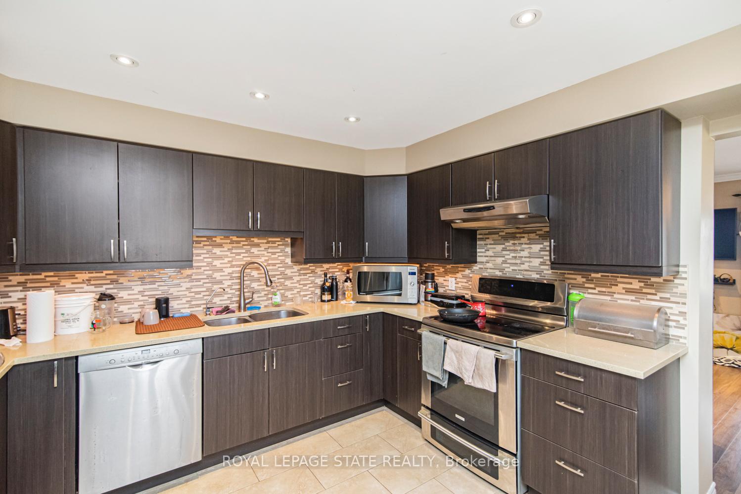Photo 14 of 443 Eleventh Road E, Hamilton, Rural Stoney Creek — HOMEH