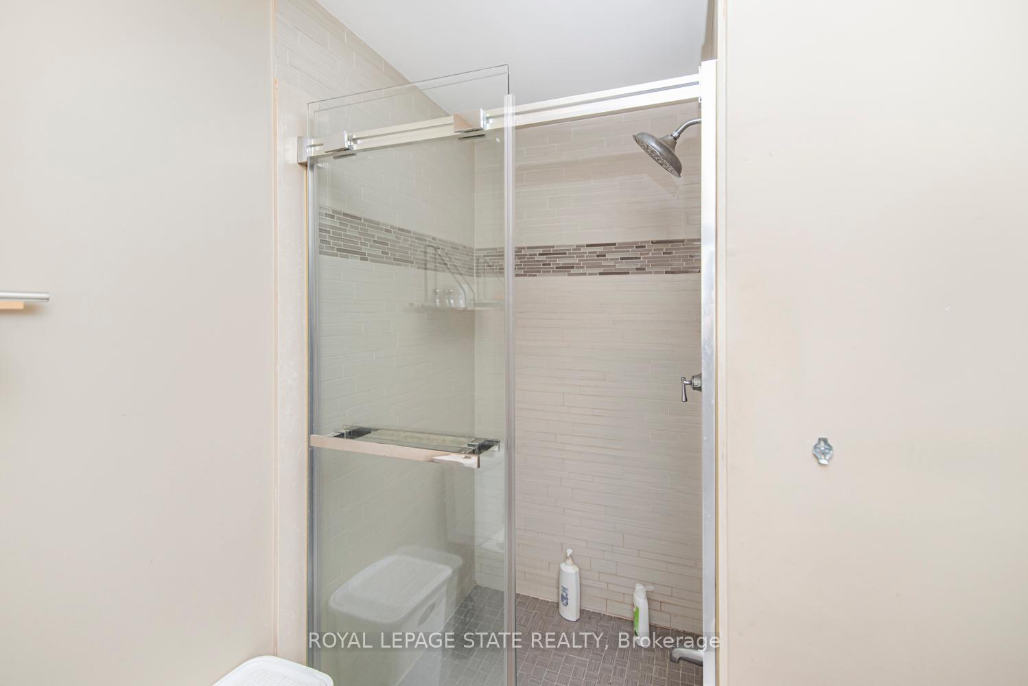 Photo 29 of 443 Eleventh Road E, Hamilton, Rural Stoney Creek — HOMEH