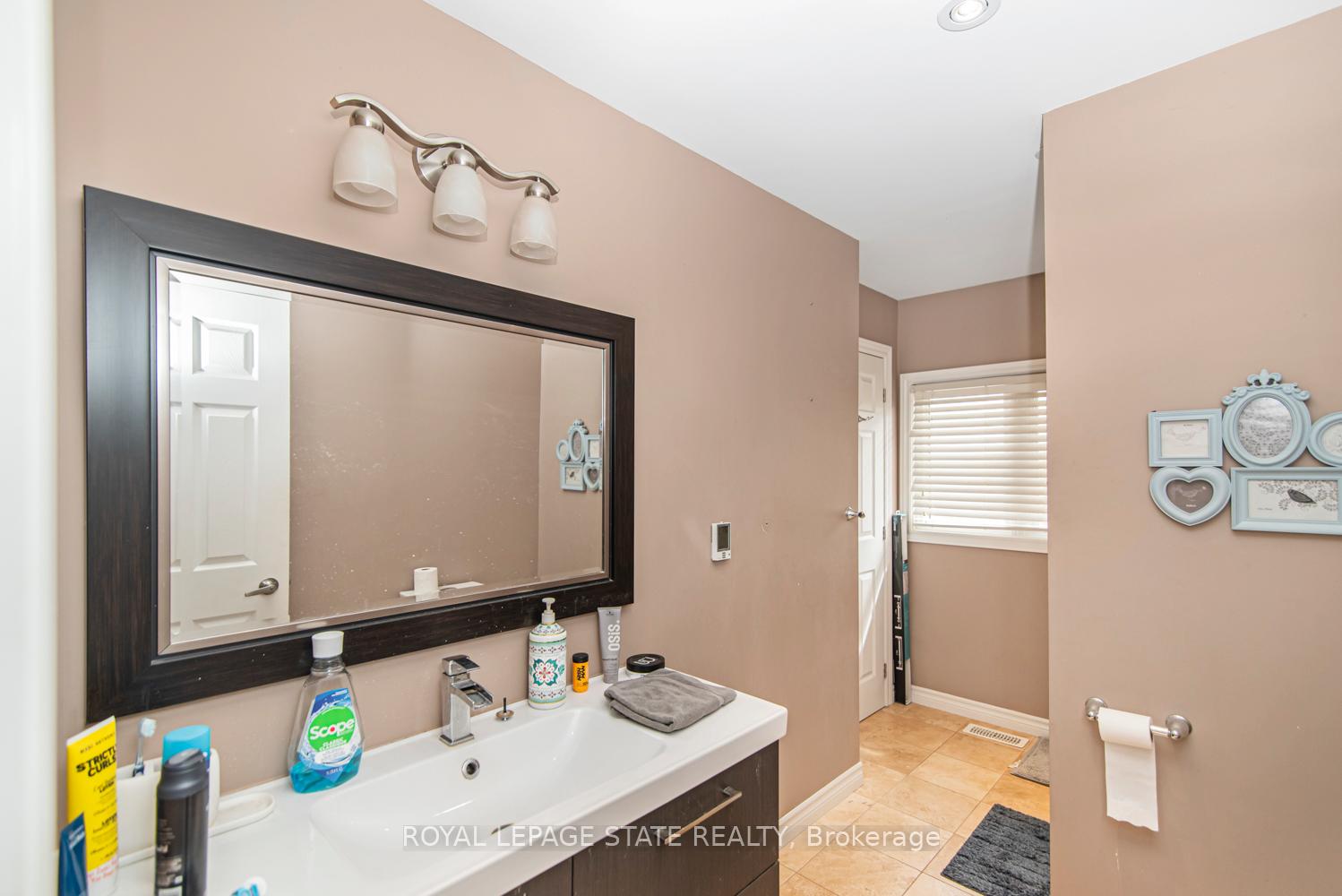 Photo 33 of 443 Eleventh Road E, Hamilton, Rural Stoney Creek — HOMEH