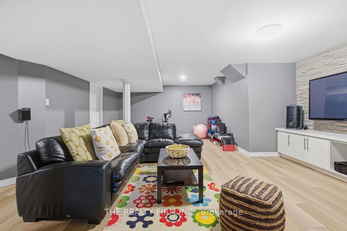 Photo 34 of 16 Fitzwilliam Boulevard, London, North L — HOMEH