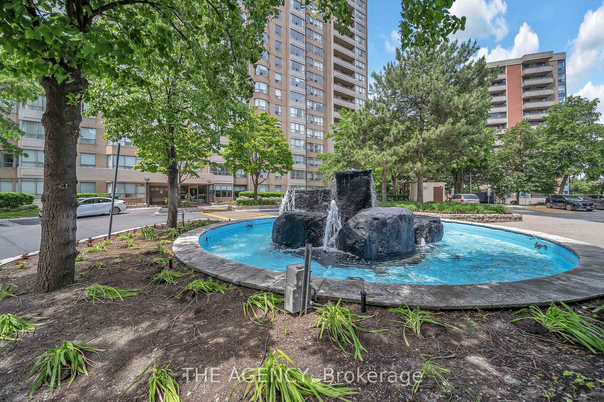 Photo 3 of Unit 505, 30 Malta Avenue, Brampton, Fletcher's Creek South — HOMEH