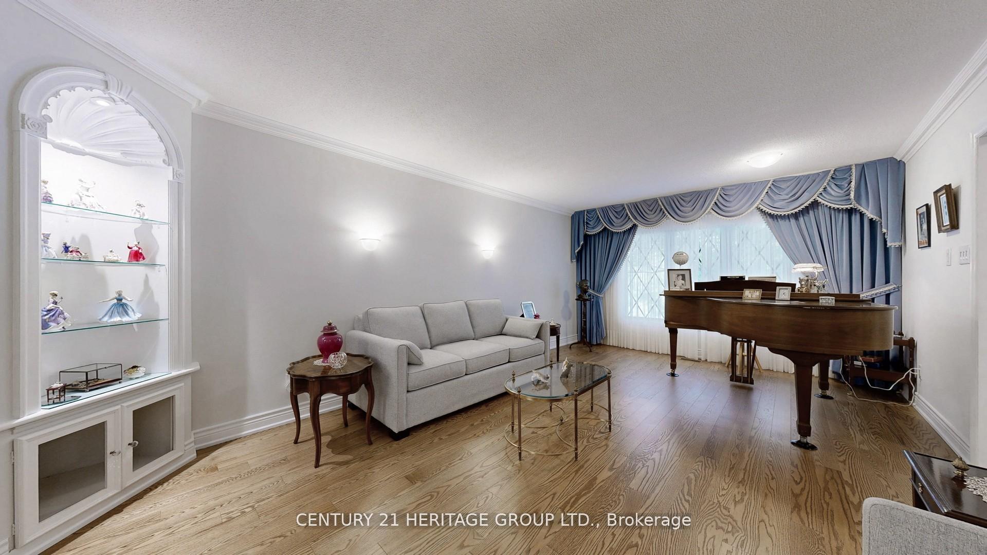 Photo 6 of 280 Henderson Avenue, Markham, Royal Orchard — HOMEH