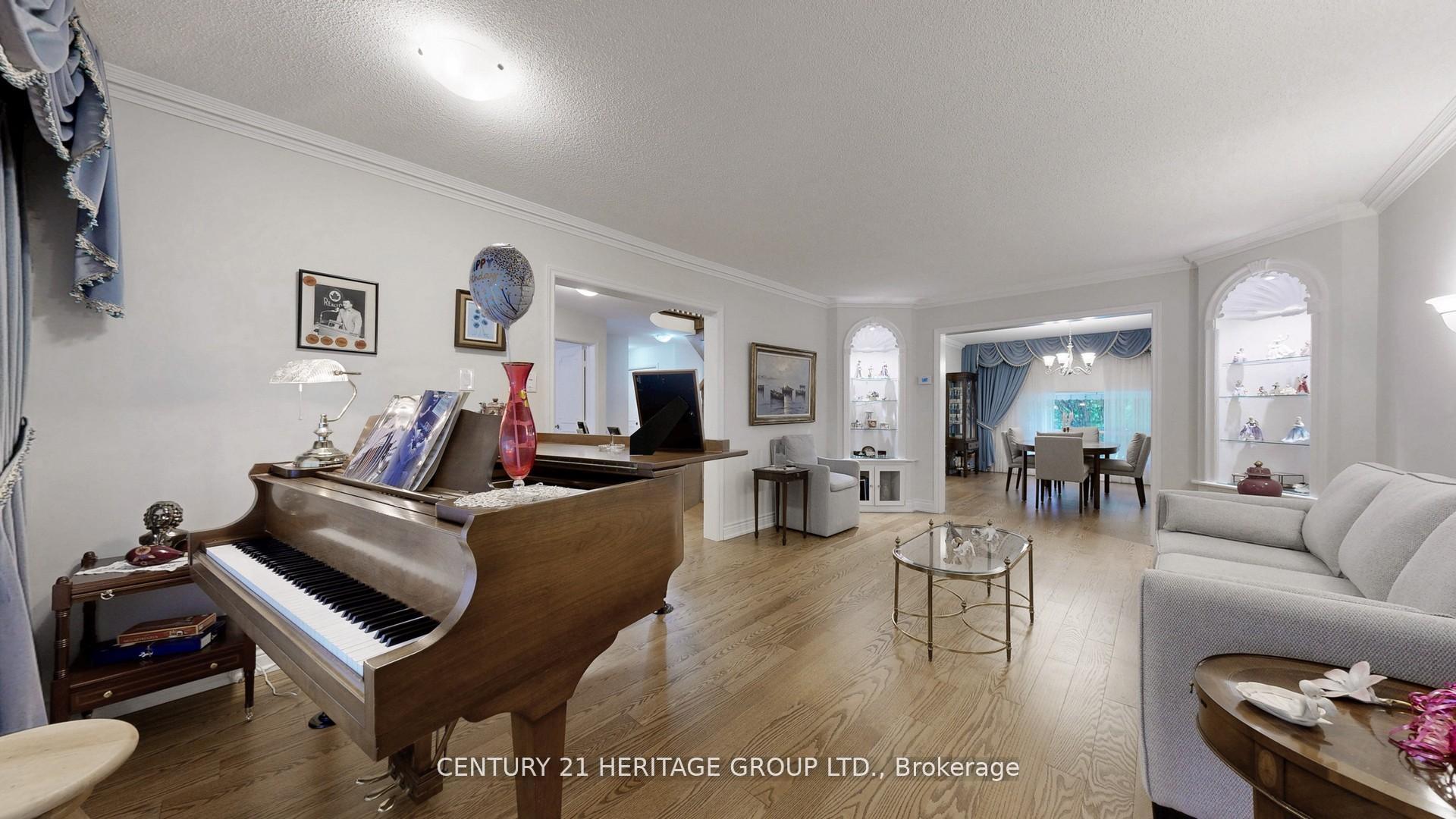 Photo 8 of 280 Henderson Avenue, Markham, Royal Orchard — HOMEH
