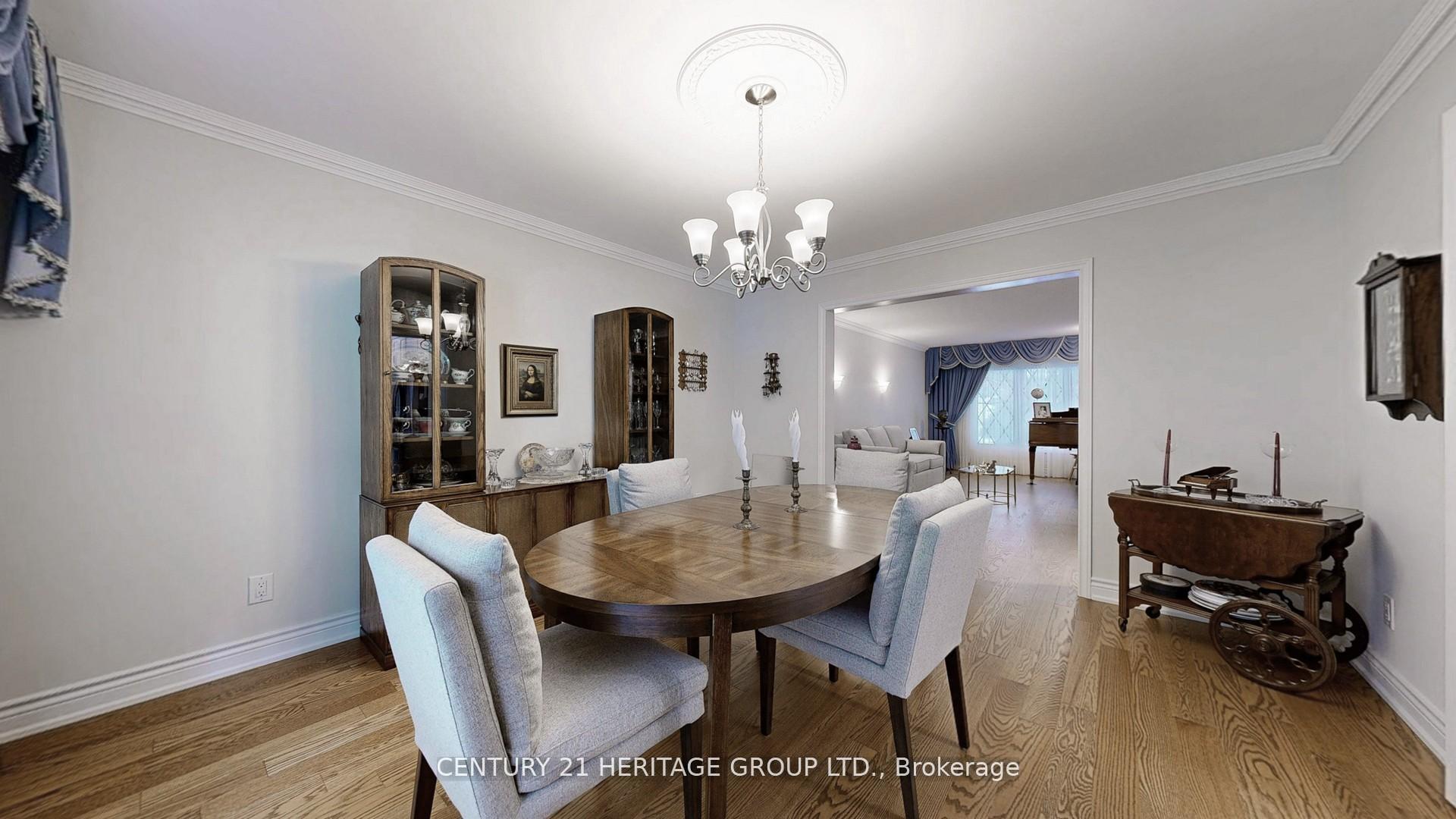 Photo 10 of 280 Henderson Avenue, Markham, Royal Orchard — HOMEH