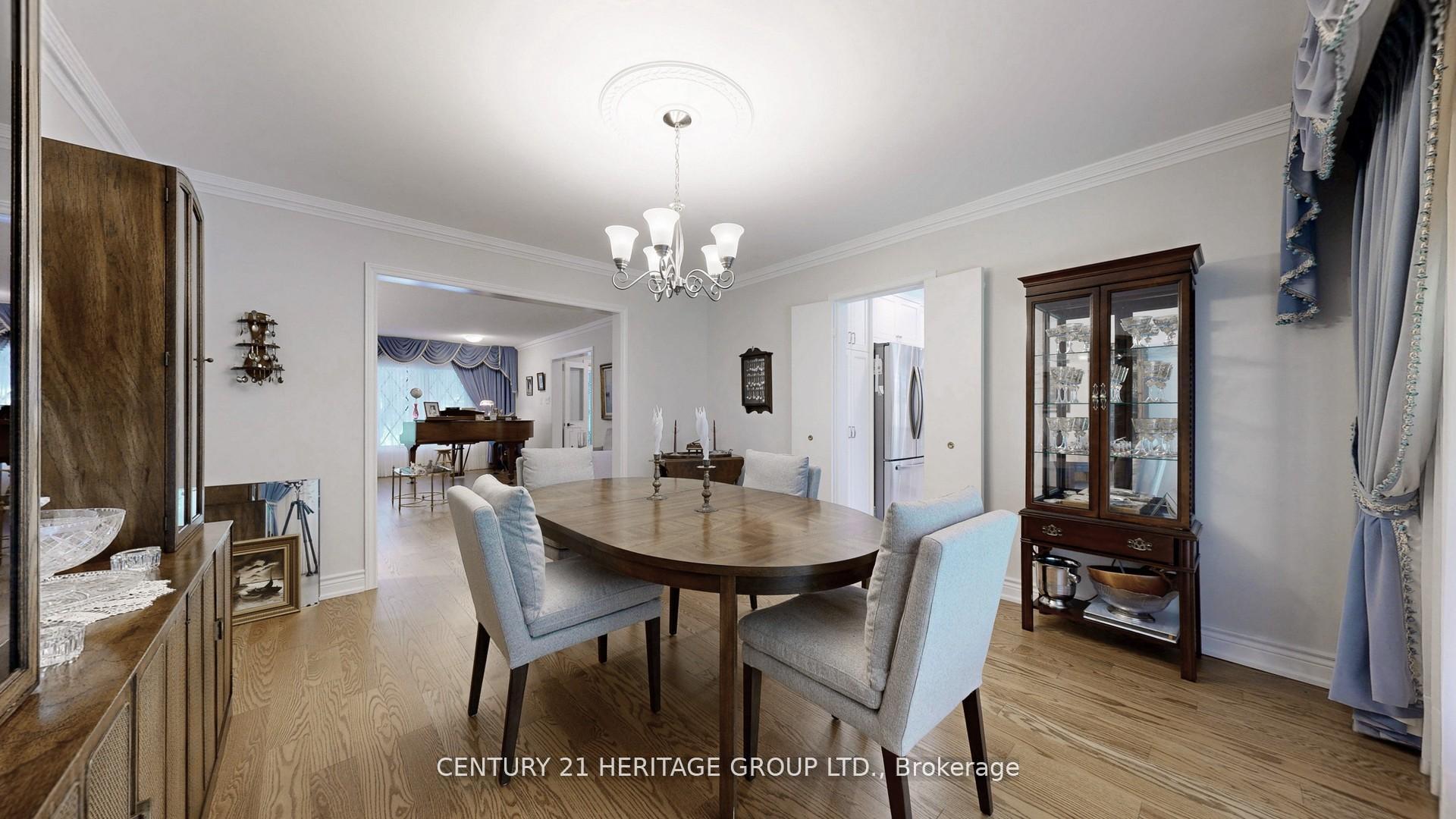Photo 11 of 280 Henderson Avenue, Markham, Royal Orchard — HOMEH