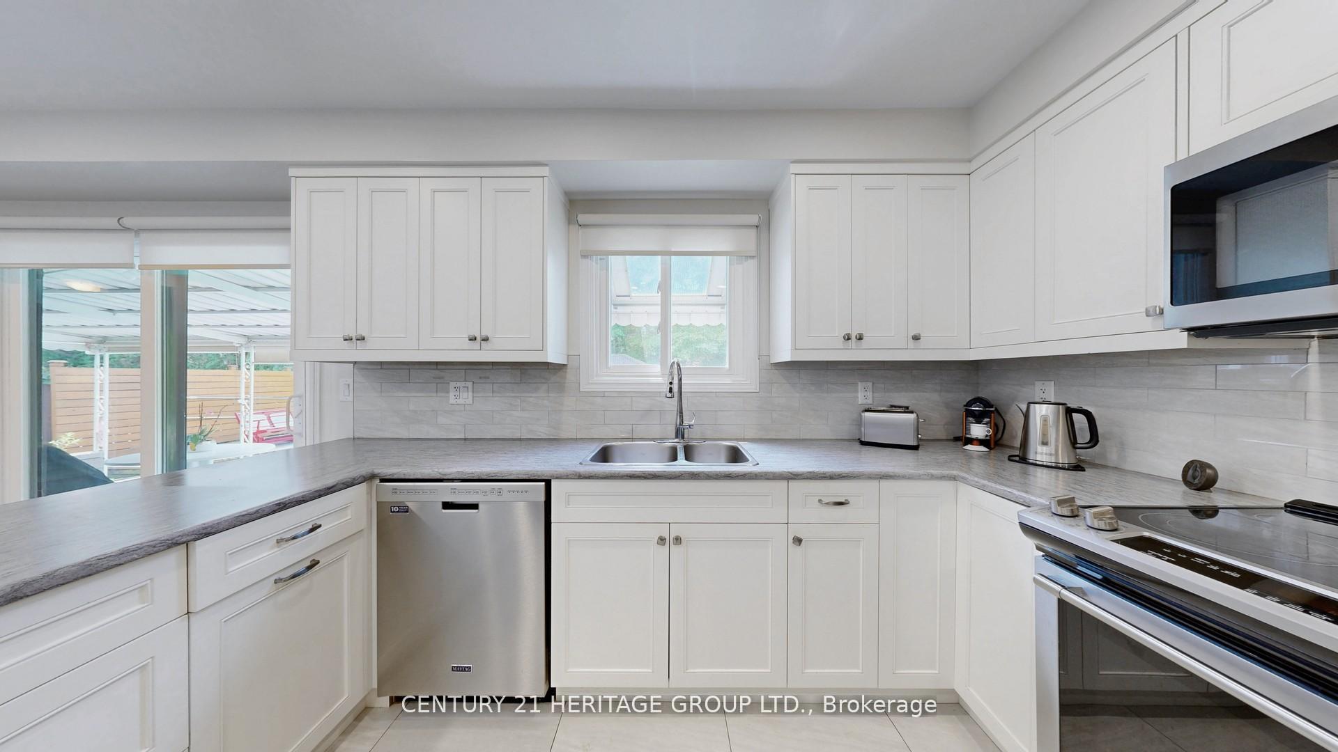 Photo 12 of 280 Henderson Avenue, Markham, Royal Orchard — HOMEH