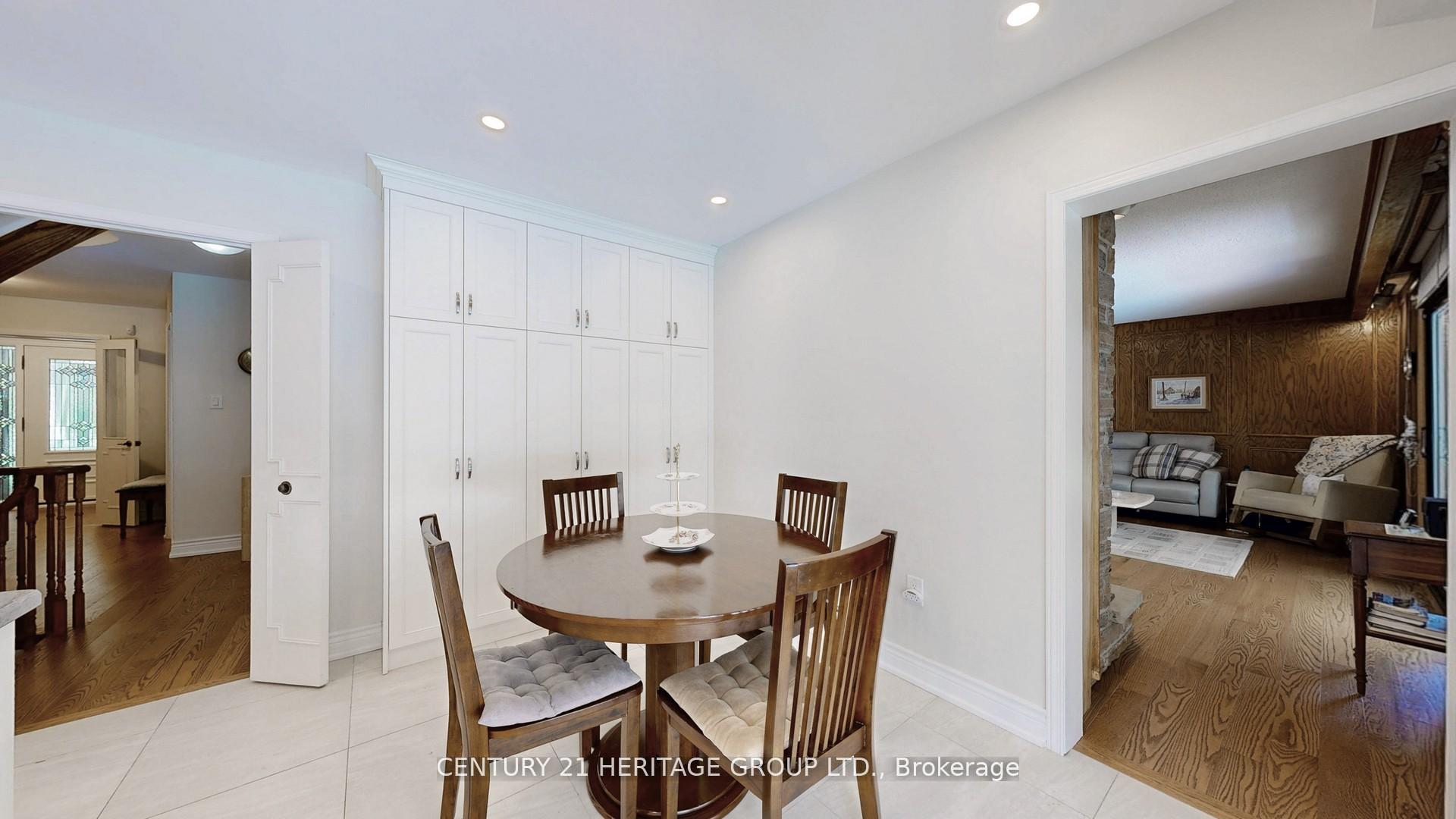 Photo 14 of 280 Henderson Avenue, Markham, Royal Orchard — HOMEH