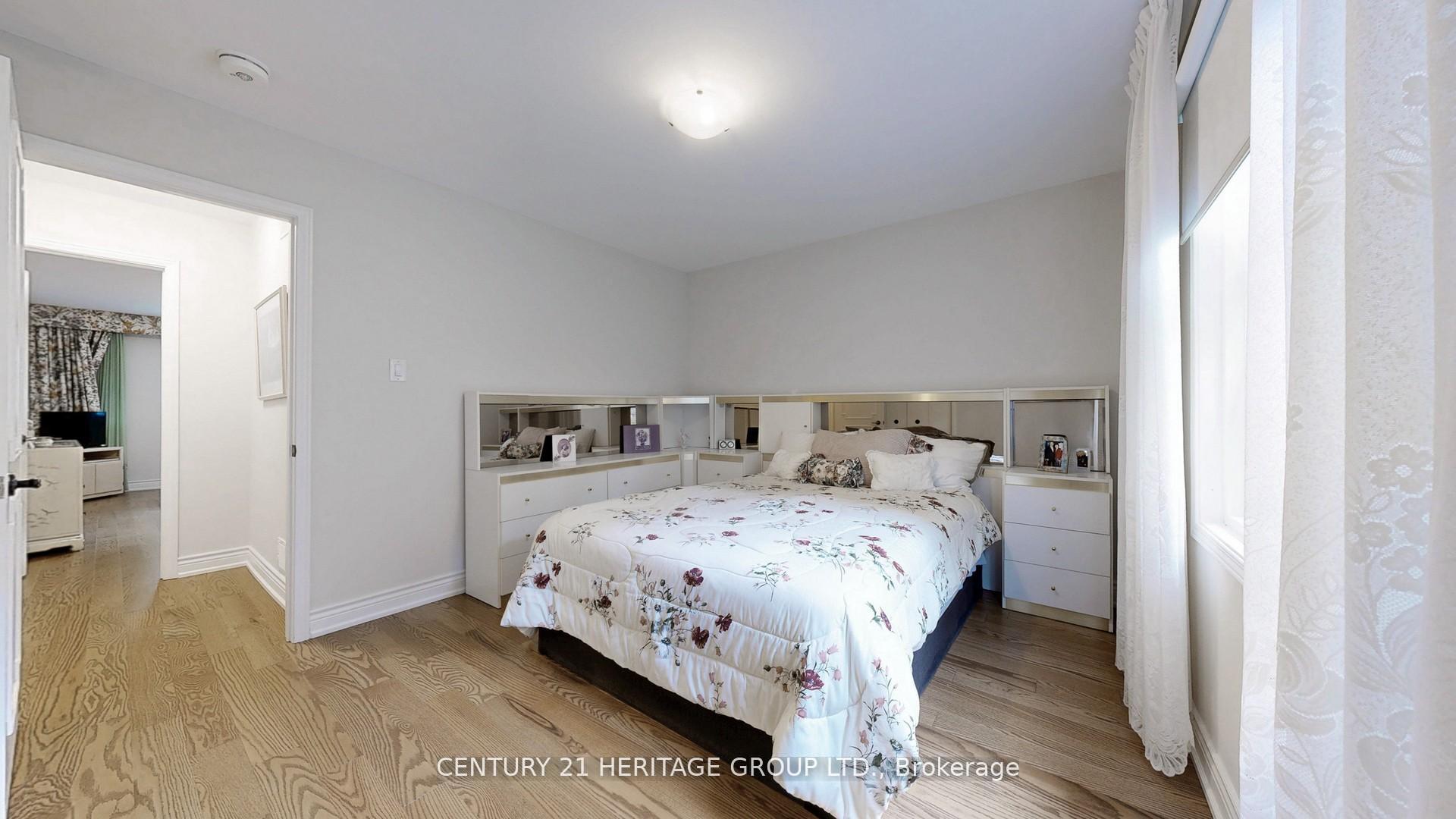 Photo 32 of 280 Henderson Avenue, Markham, Royal Orchard — HOMEH
