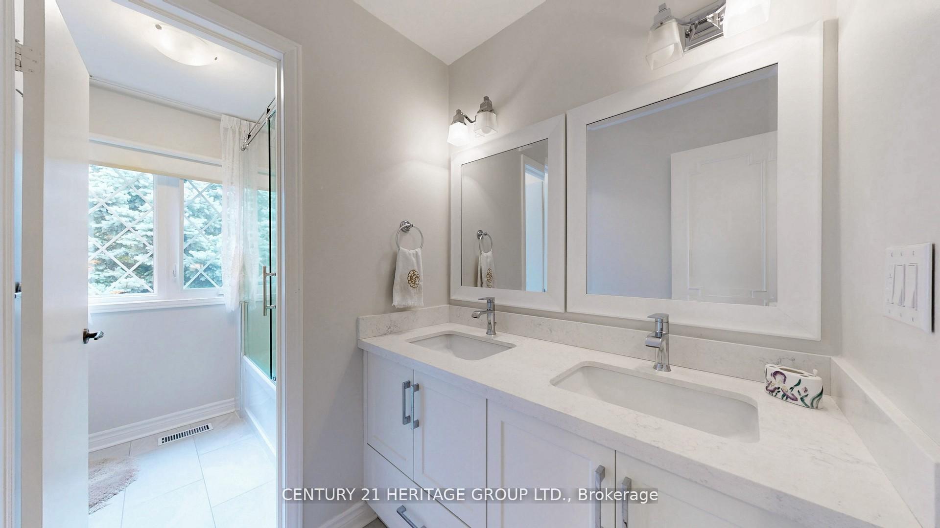 Photo 33 of 280 Henderson Avenue, Markham, Royal Orchard — HOMEH