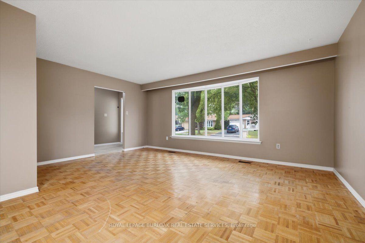 Photo 7 of 1262 Aldridge Crescent, Burlington, Palmer — HOMEH