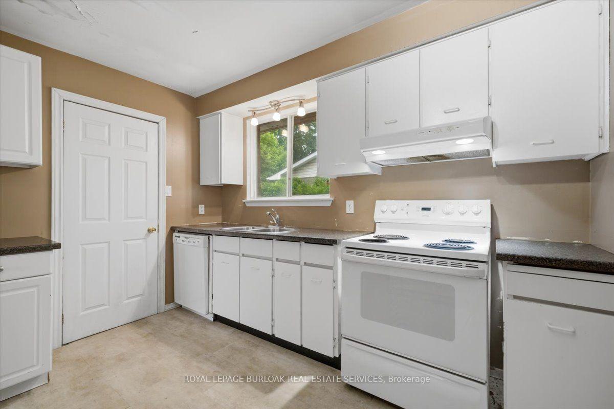 Photo 13 of 1262 Aldridge Crescent, Burlington, Palmer — HOMEH