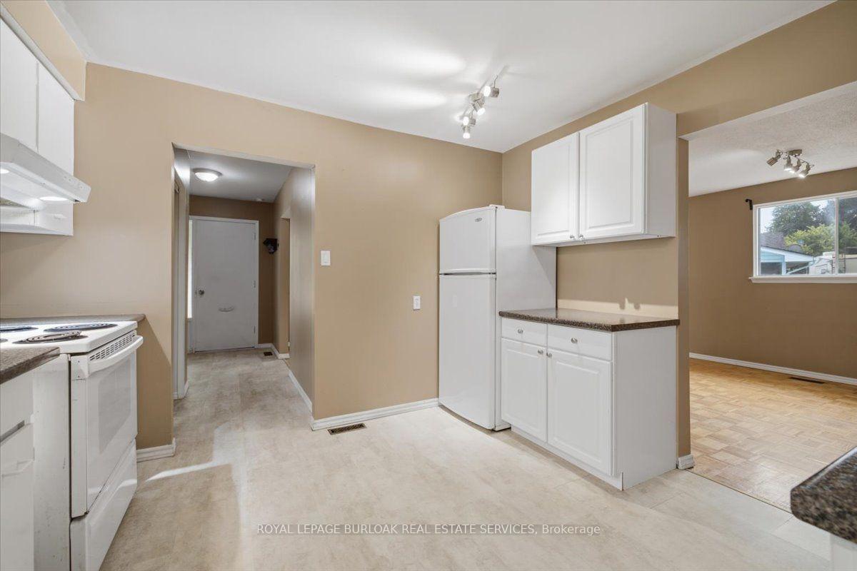 Photo 14 of 1262 Aldridge Crescent, Burlington, Palmer — HOMEH