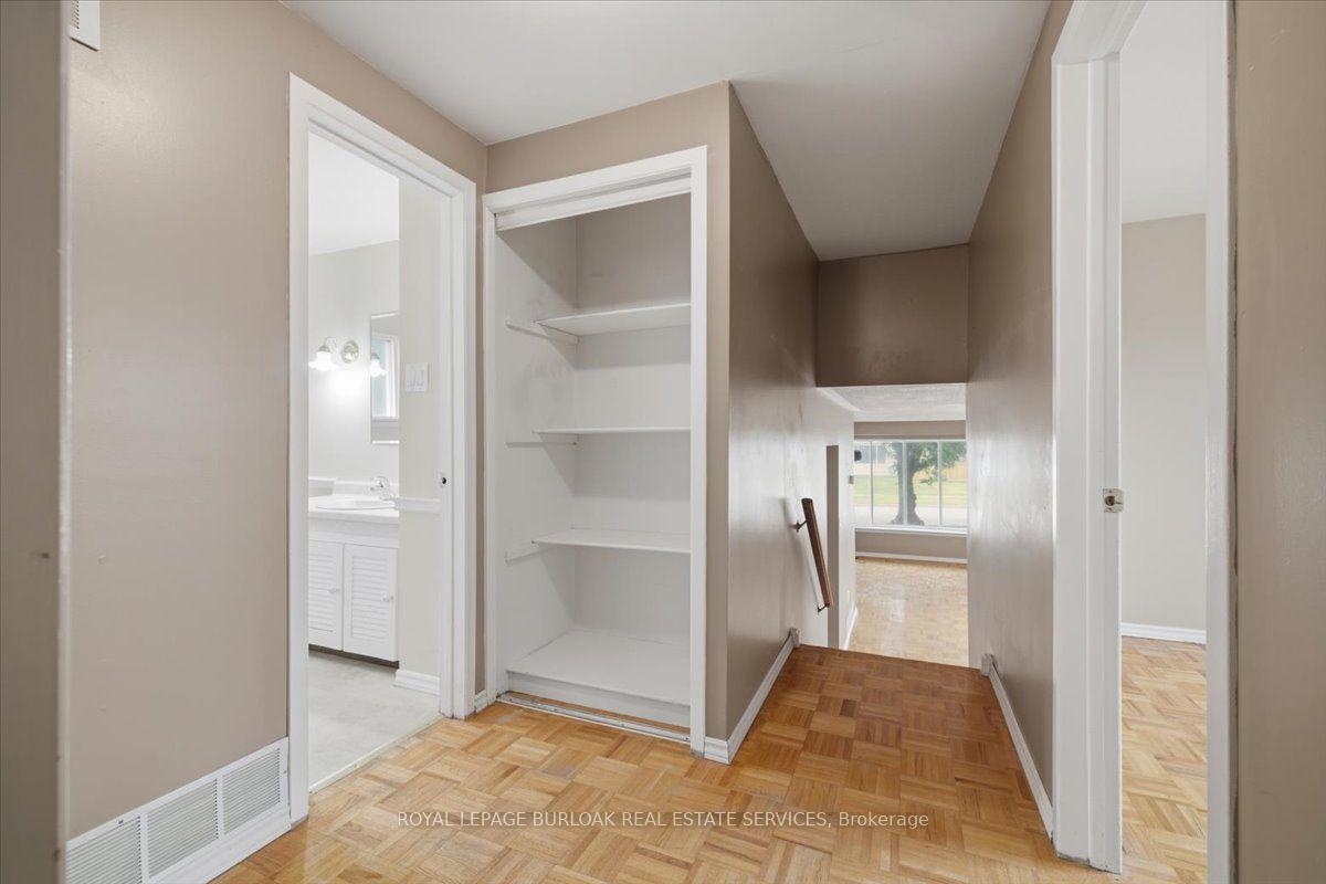 Photo 15 of 1262 Aldridge Crescent, Burlington, Palmer — HOMEH