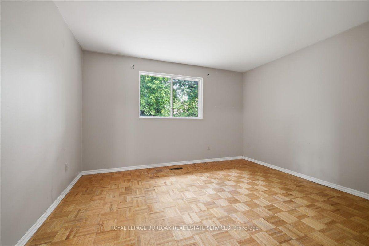 Photo 16 of 1262 Aldridge Crescent, Burlington, Palmer — HOMEH