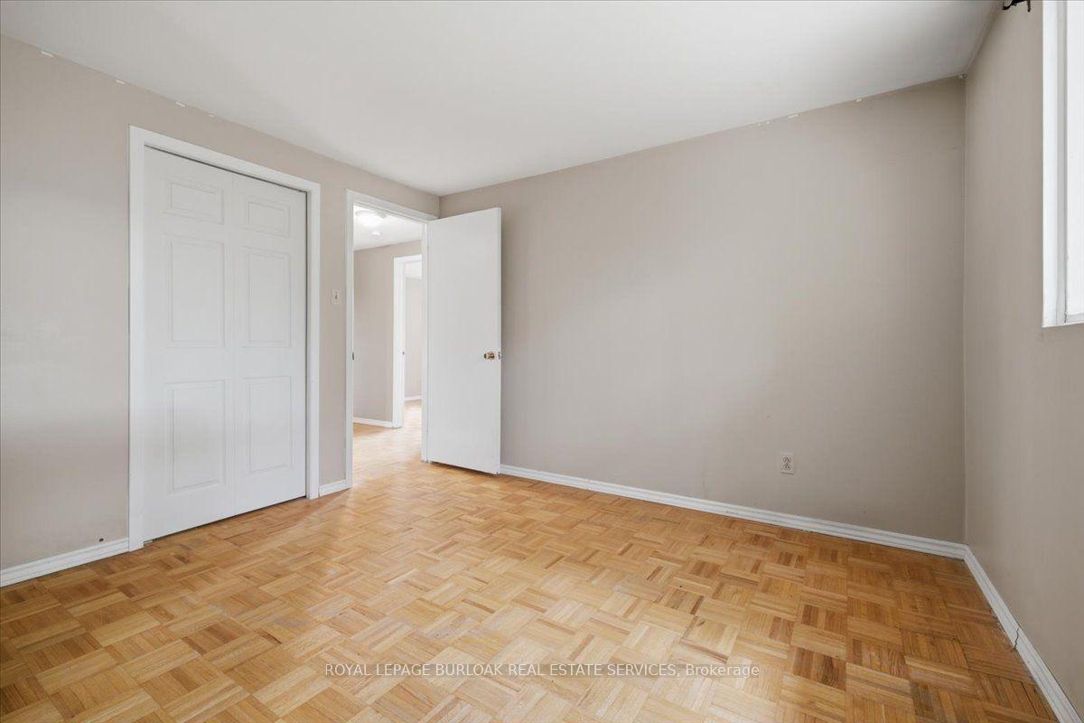 Photo 18 of 1262 Aldridge Crescent, Burlington, Palmer — HOMEH