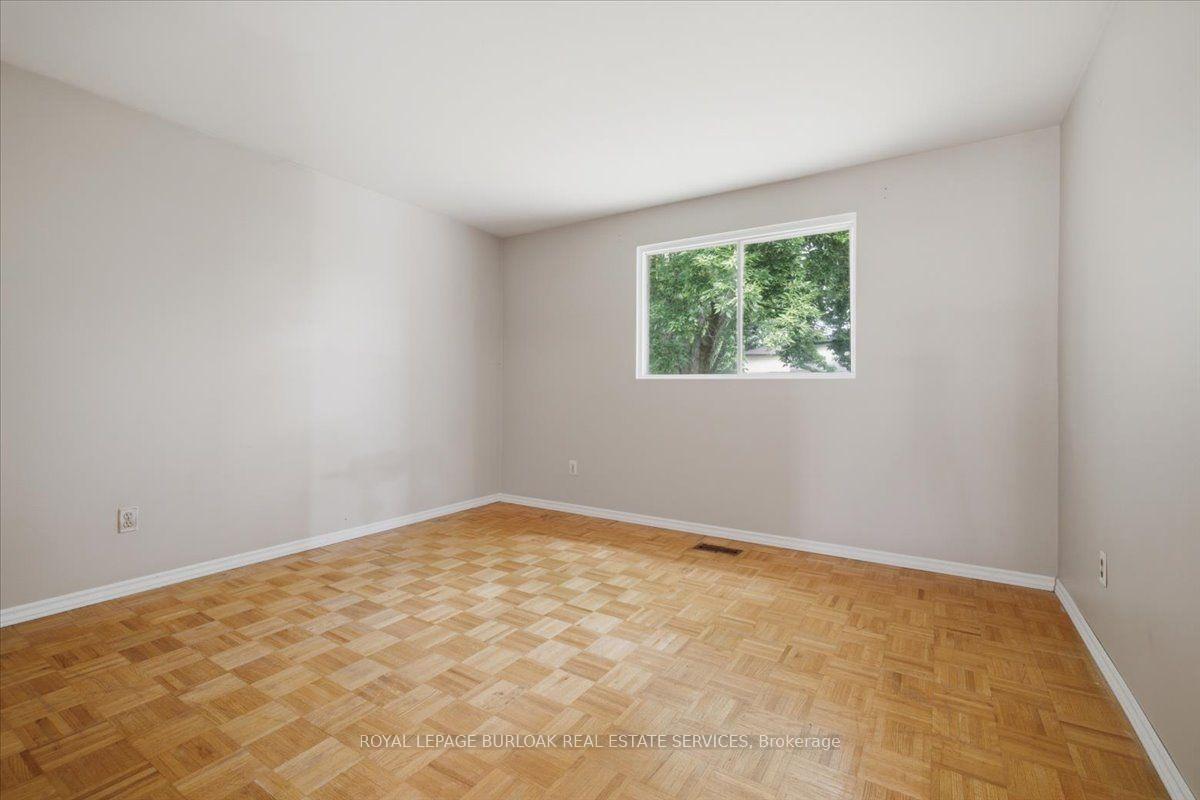 Photo 19 of 1262 Aldridge Crescent, Burlington, Palmer — HOMEH