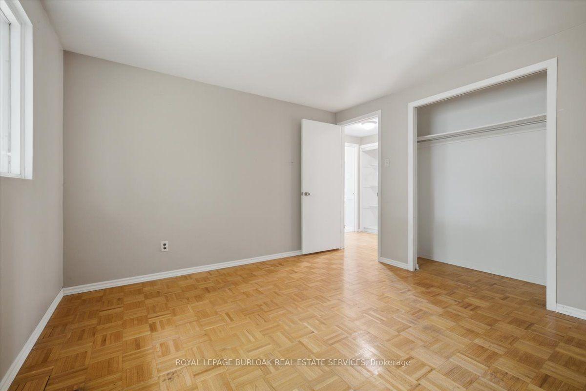 Photo 20 of 1262 Aldridge Crescent, Burlington, Palmer — HOMEH