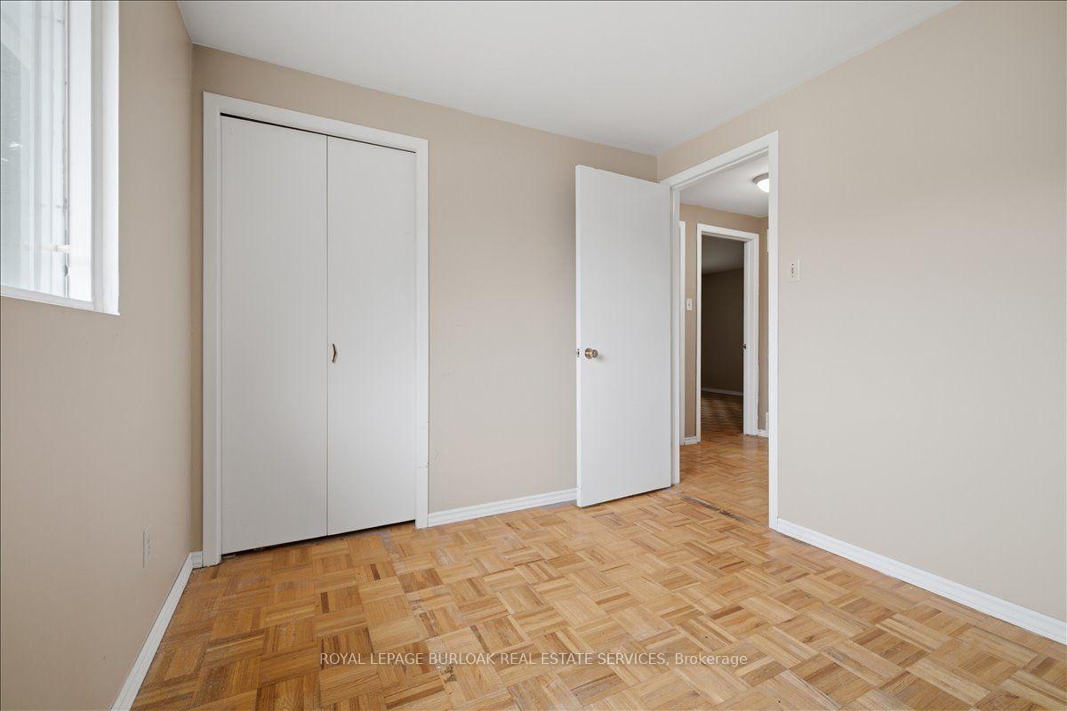 Photo 22 of 1262 Aldridge Crescent, Burlington, Palmer — HOMEH