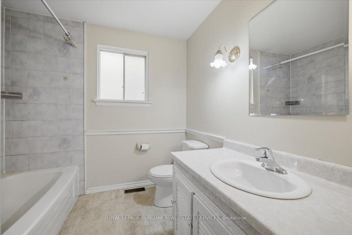 Photo 23 of 1262 Aldridge Crescent, Burlington, Palmer — HOMEH