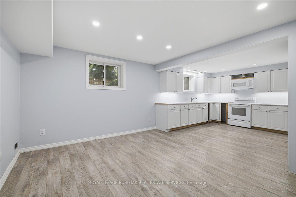 Photo 26 of 1262 Aldridge Crescent, Burlington, Palmer — HOMEH