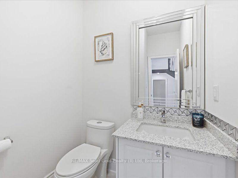 Photo 8 of 39 Avanti Crescent, Hamilton, Waterdown — HOMEH