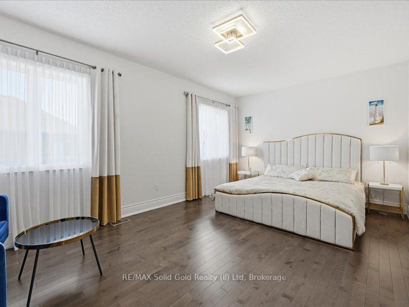 Photo 21 of 39 Avanti Crescent, Hamilton, Waterdown — HOMEH
