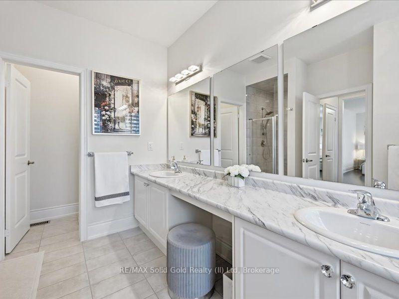 Photo 23 of 39 Avanti Crescent, Hamilton, Waterdown — HOMEH