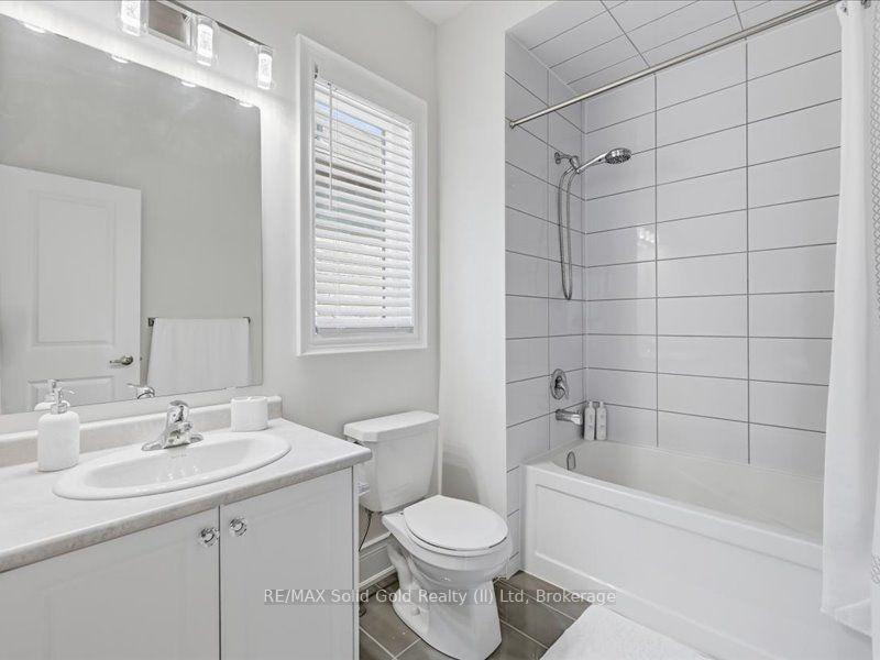 Photo 31 of 39 Avanti Crescent, Hamilton, Waterdown — HOMEH