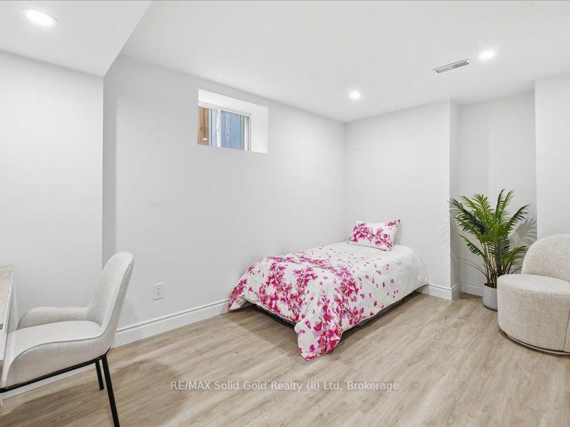 Photo 37 of 39 Avanti Crescent, Hamilton, Waterdown — HOMEH