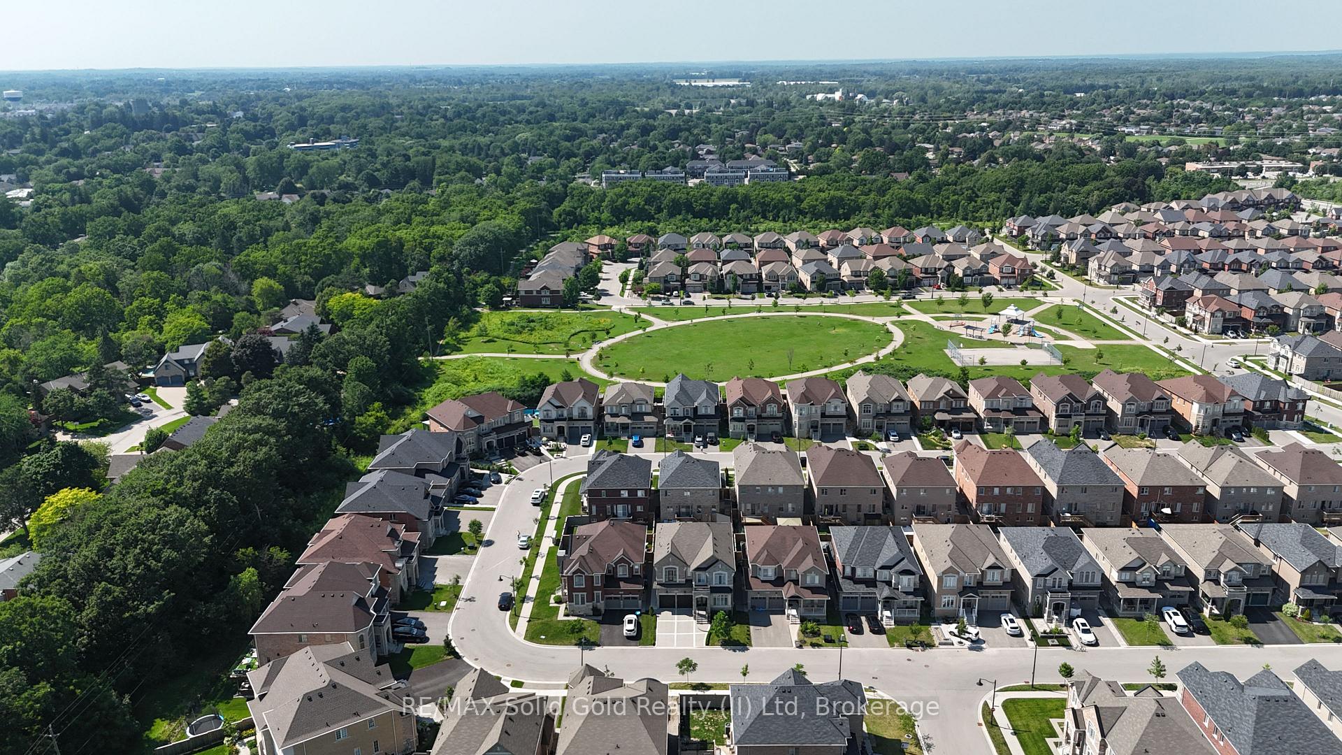 Photo 45 of 39 Avanti Crescent, Hamilton, Waterdown — HOMEH