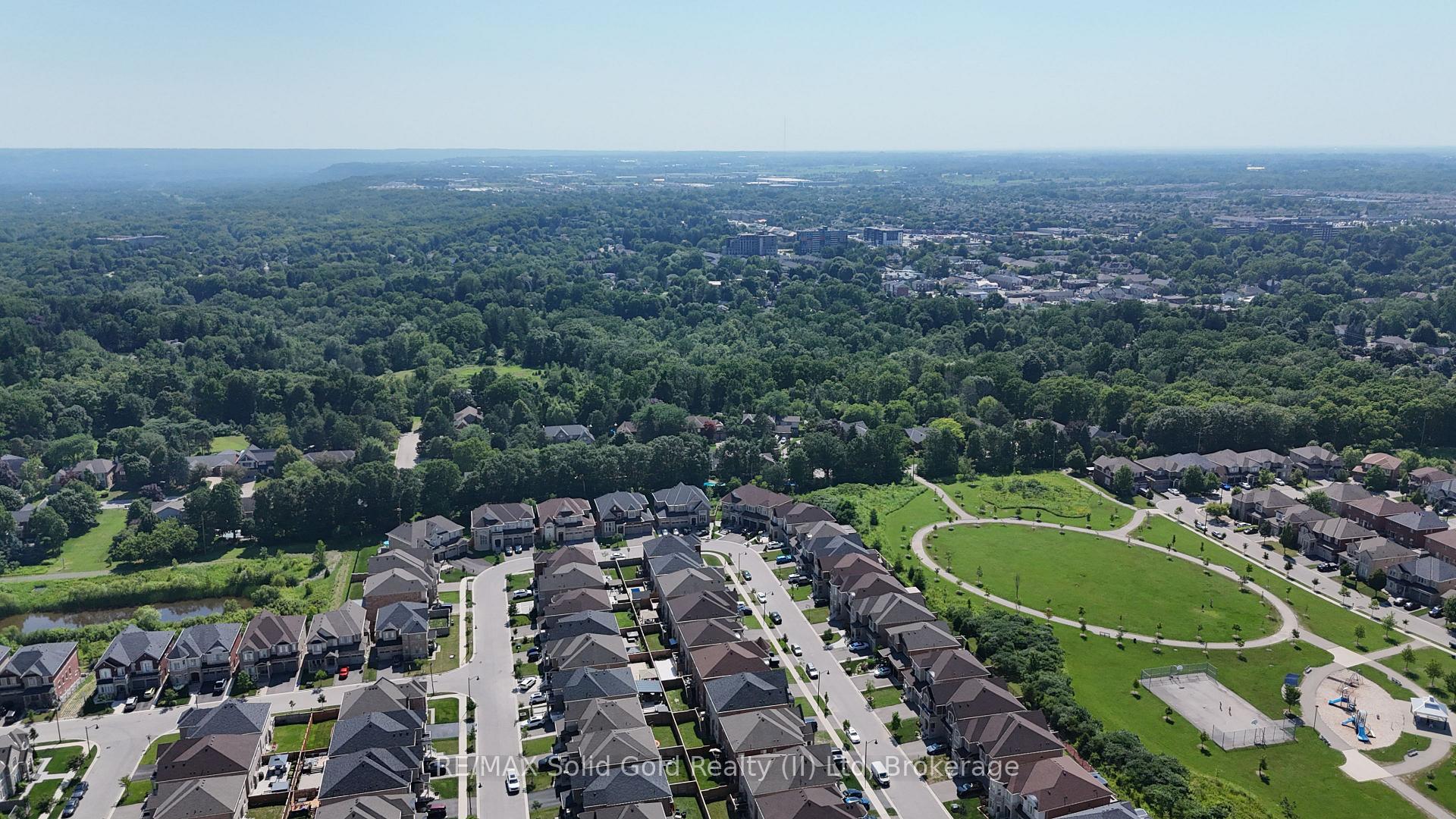 Photo 46 of 39 Avanti Crescent, Hamilton, Waterdown — HOMEH