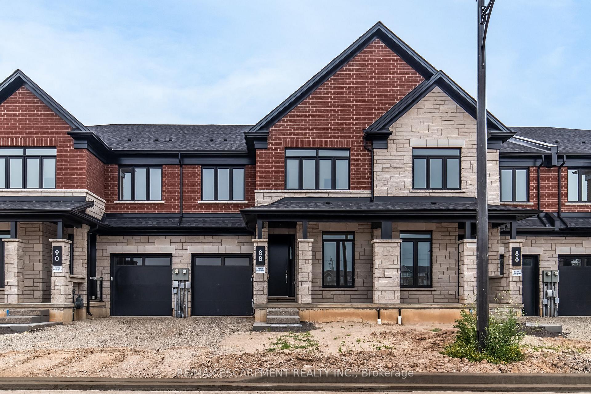 Photo 1 of 88 Valley Trail Place, Hamilton, Waterdown — HOMEH