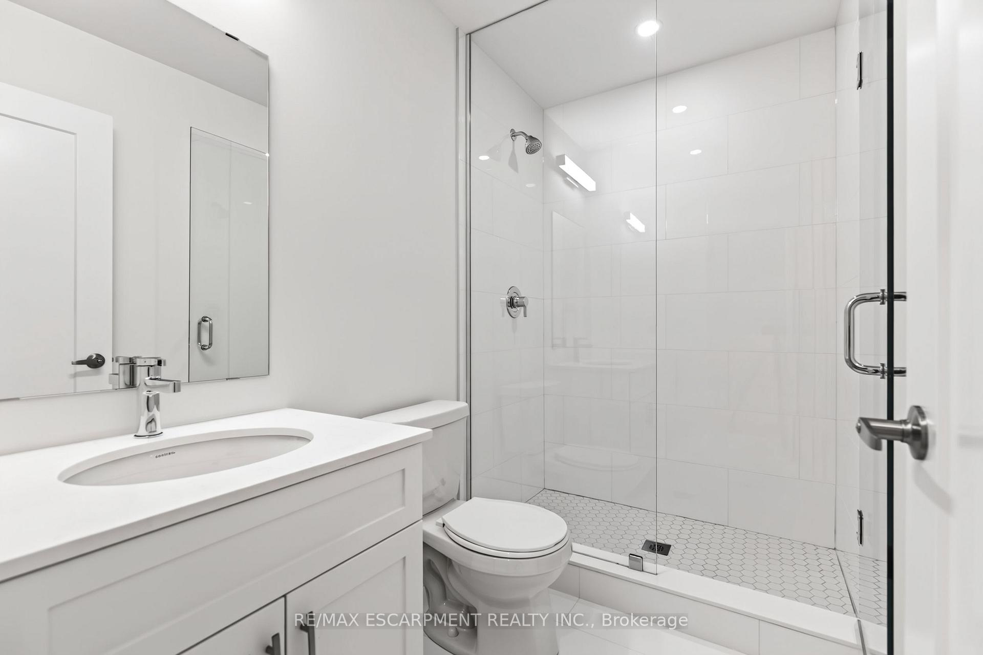 Photo 8 of 88 Valley Trail Place, Hamilton, Waterdown — HOMEH
