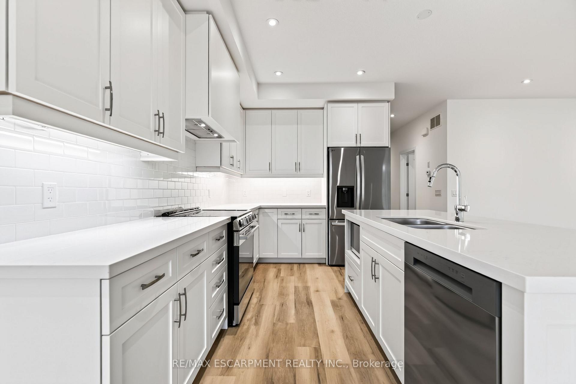 Photo 14 of 88 Valley Trail Place, Hamilton, Waterdown — HOMEH