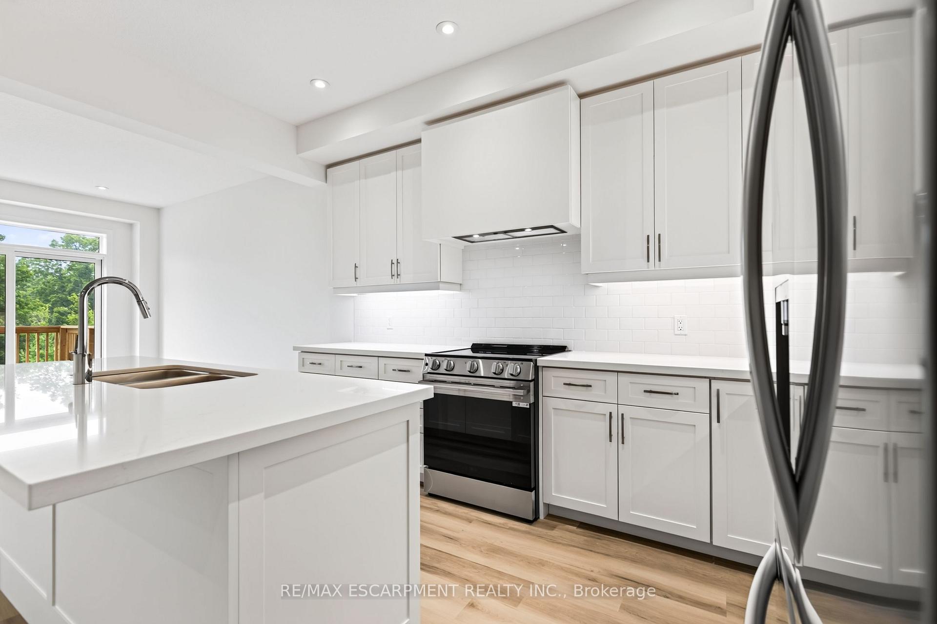 Photo 17 of 88 Valley Trail Place, Hamilton, Waterdown — HOMEH