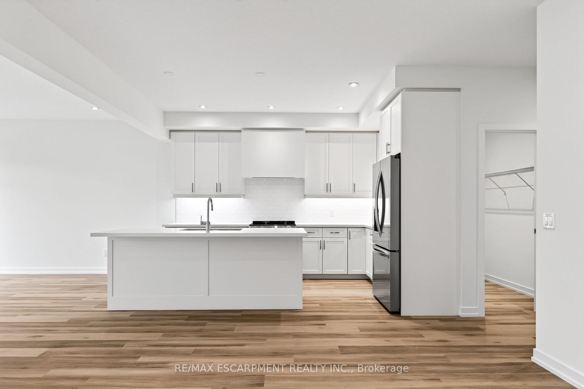 Photo 18 of 88 Valley Trail Place, Hamilton, Waterdown — HOMEH