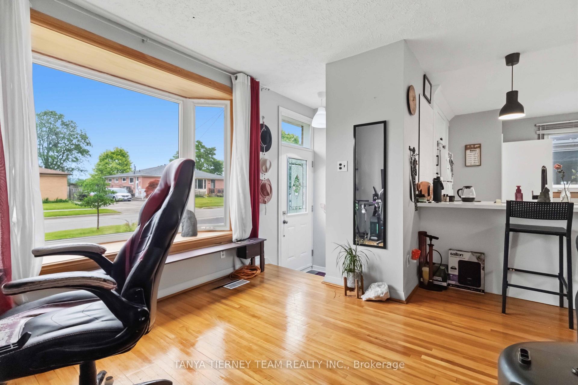 Photo 5 of 322 Rosedale Drive, Whitby, Downtown Whitby — HOMEH