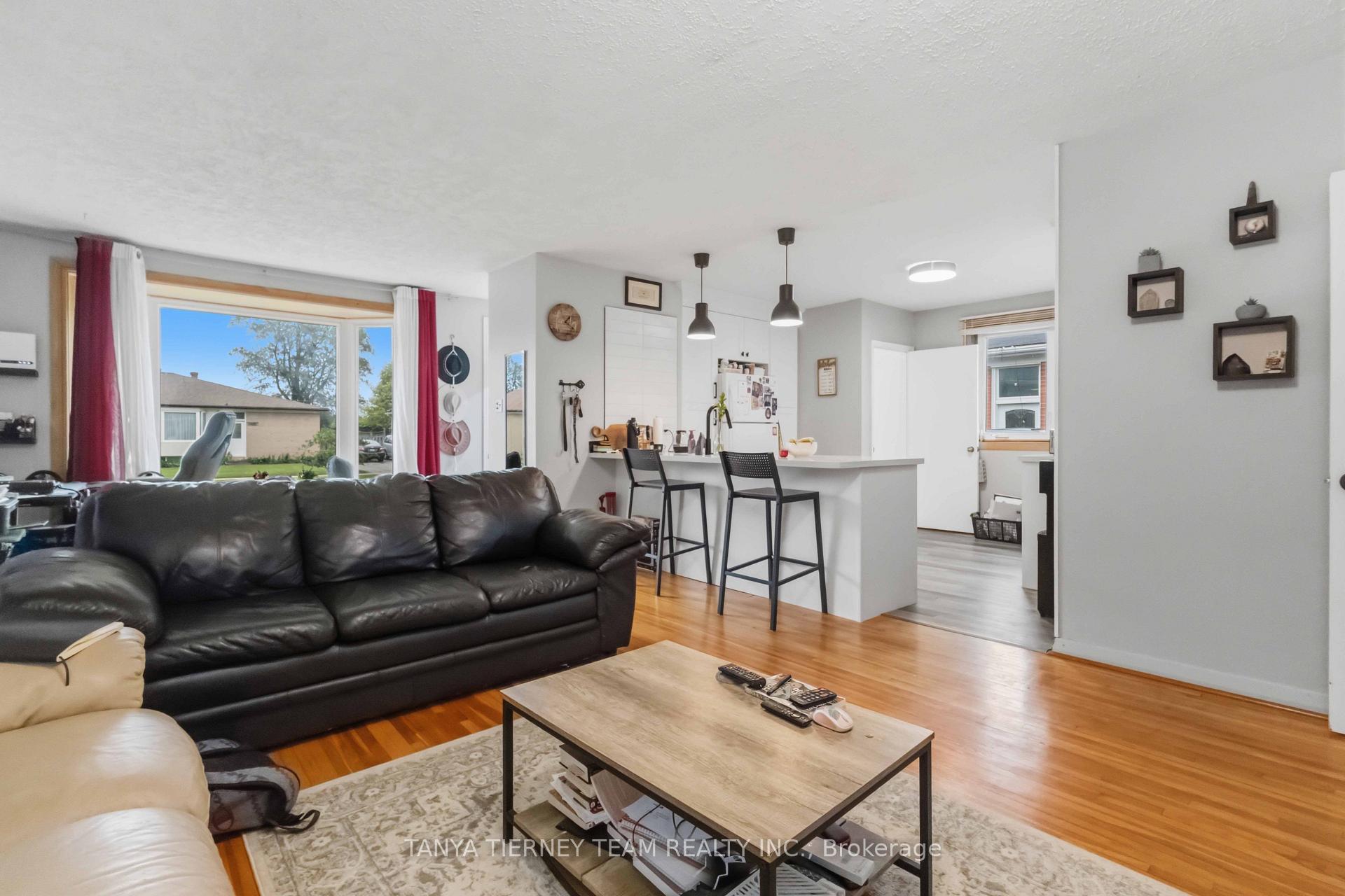 Photo 10 of 322 Rosedale Drive, Whitby, Downtown Whitby — HOMEH