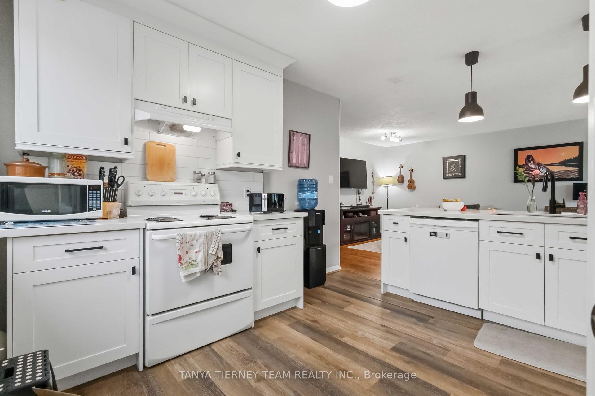 Photo 16 of 322 Rosedale Drive, Whitby, Downtown Whitby — HOMEH