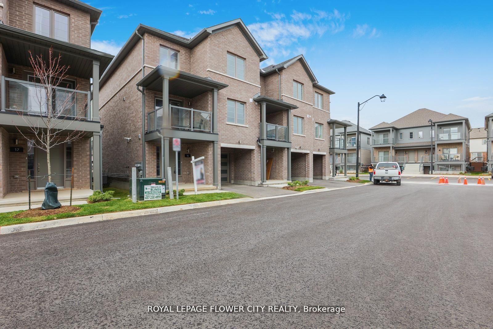 Photo 2 of Unit 16, 205 West Oak Trail, Kitchener, Rosenburg — HOMEH
