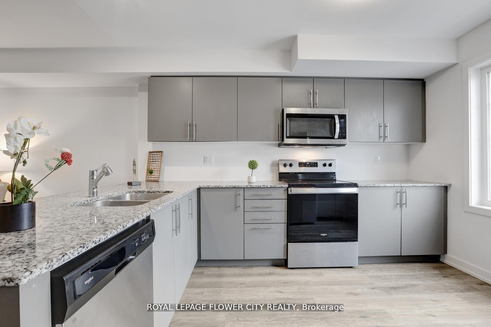 Photo 5 of Unit 16, 205 West Oak Trail, Kitchener, Rosenburg — HOMEH