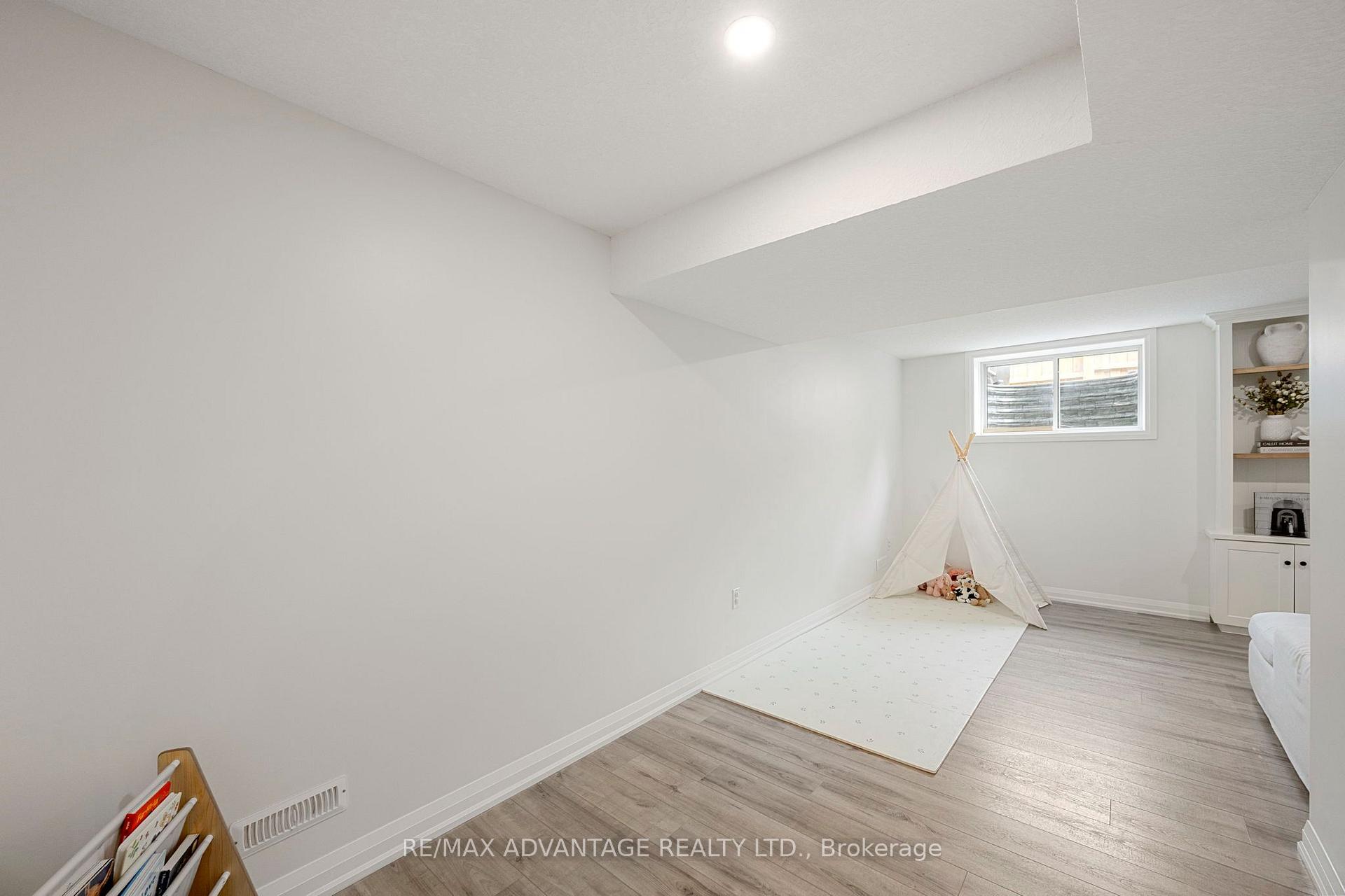 Photo 30 of Unit 2, 1 Miller Drive, Lucan Biddulph, Lucan — HOMEH
