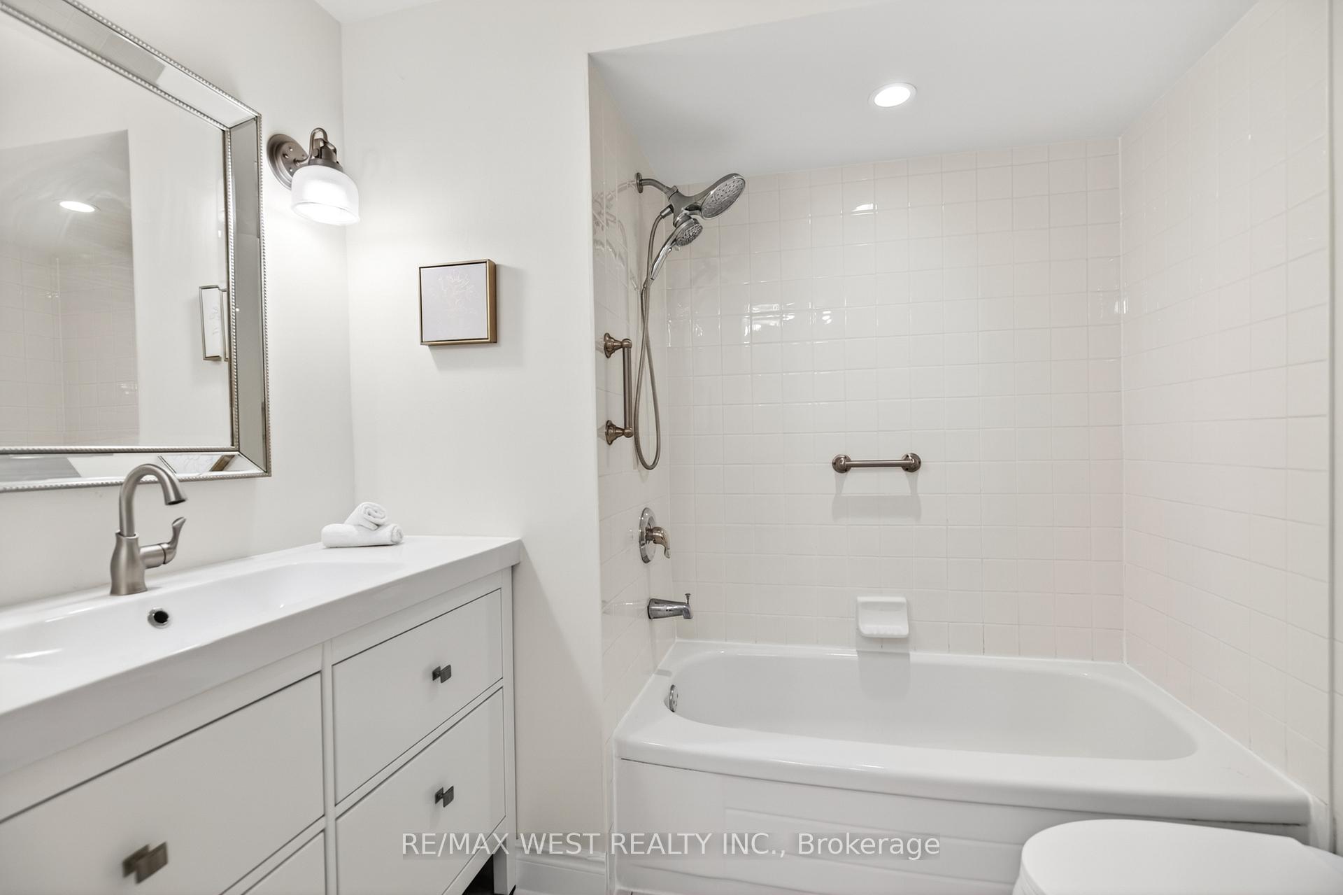 Photo 12 of 823 Hyde Road, Burlington, Brant — HOMEH