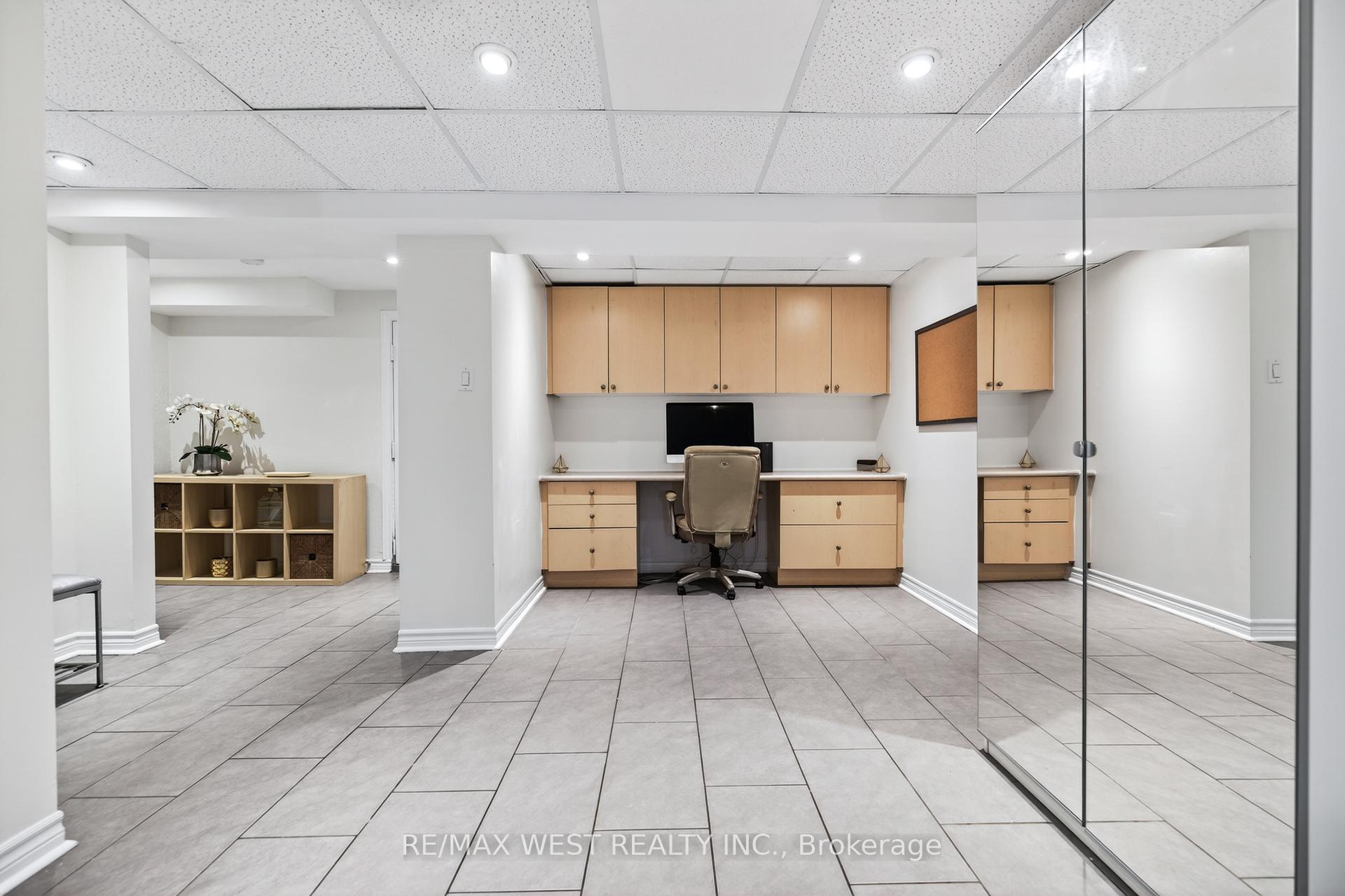 Photo 14 of 823 Hyde Road, Burlington, Brant — HOMEH