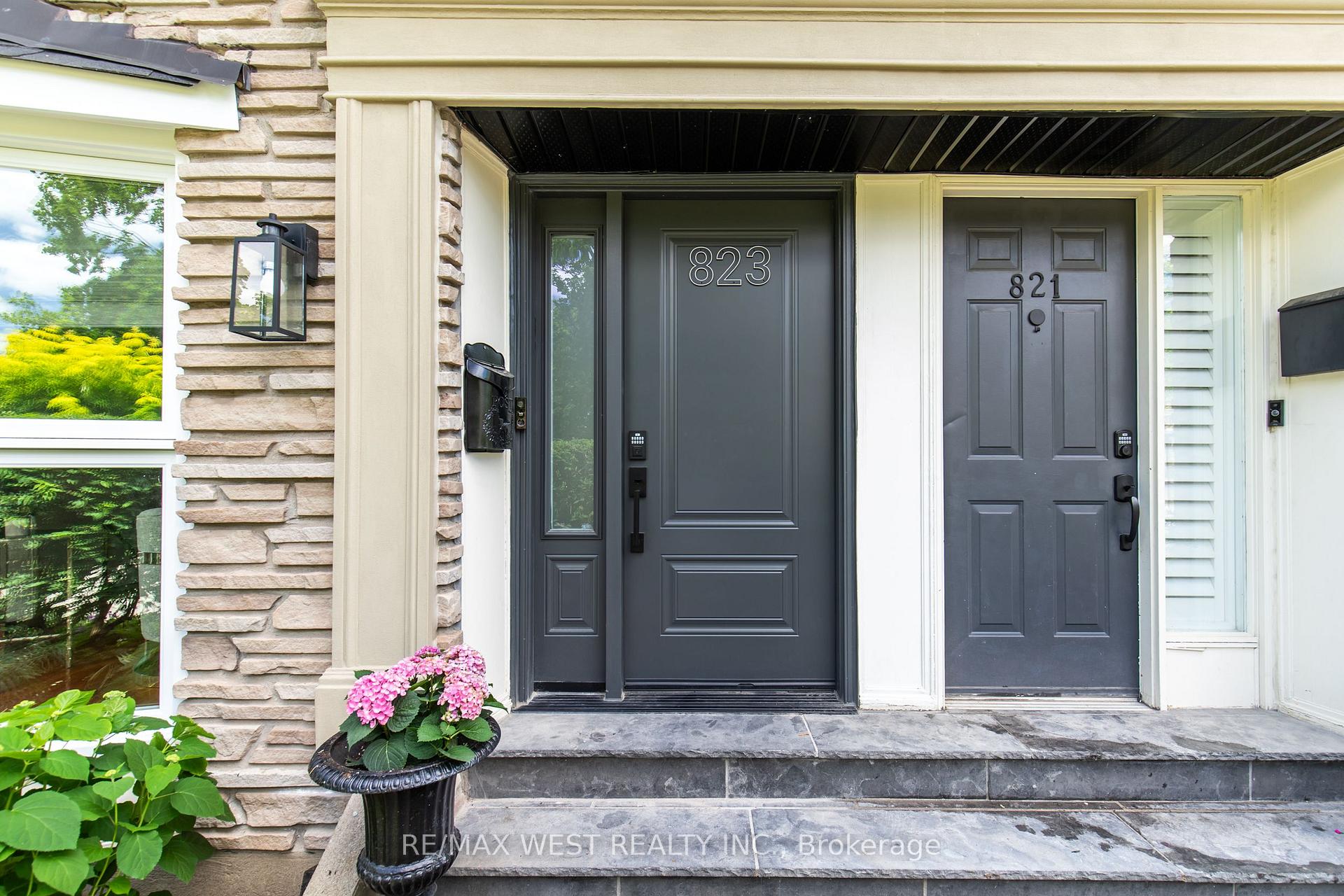 Photo 17 of 823 Hyde Road, Burlington, Brant — HOMEH